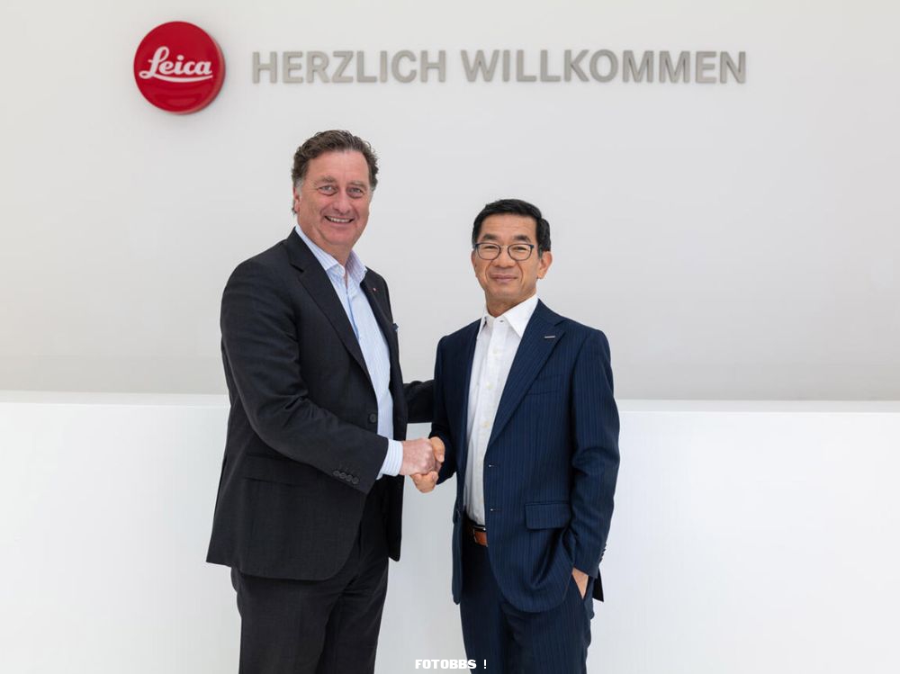 leica-panasonic-agreement-portrait.jpg