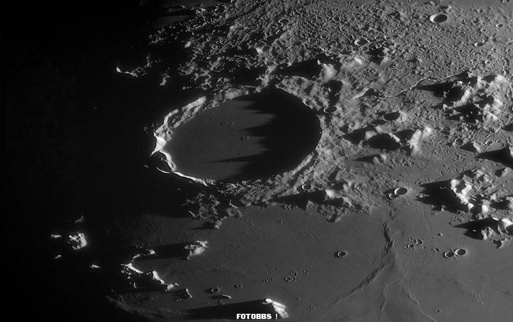 OM-19848-92_Shadow_Profile_of_Plato_s_East_Rim_by_Martin_Lewis.jpg